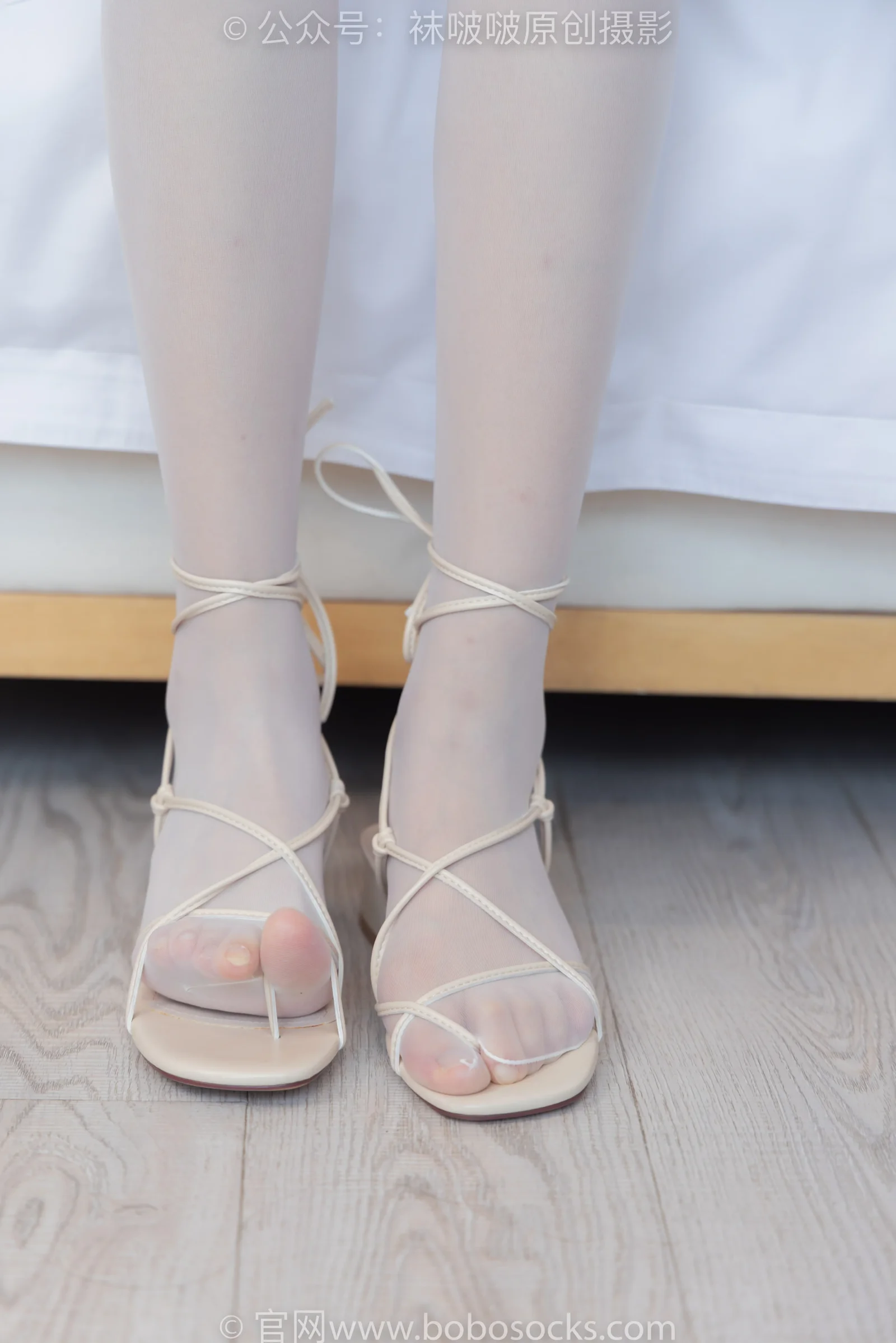 BoBoSocks袜啵啵 NO.206 小甜豆-绑带凉鞋、白丝大腿袜、小护士服 [143P 1V 5.78GB] - 在线看可下载原图