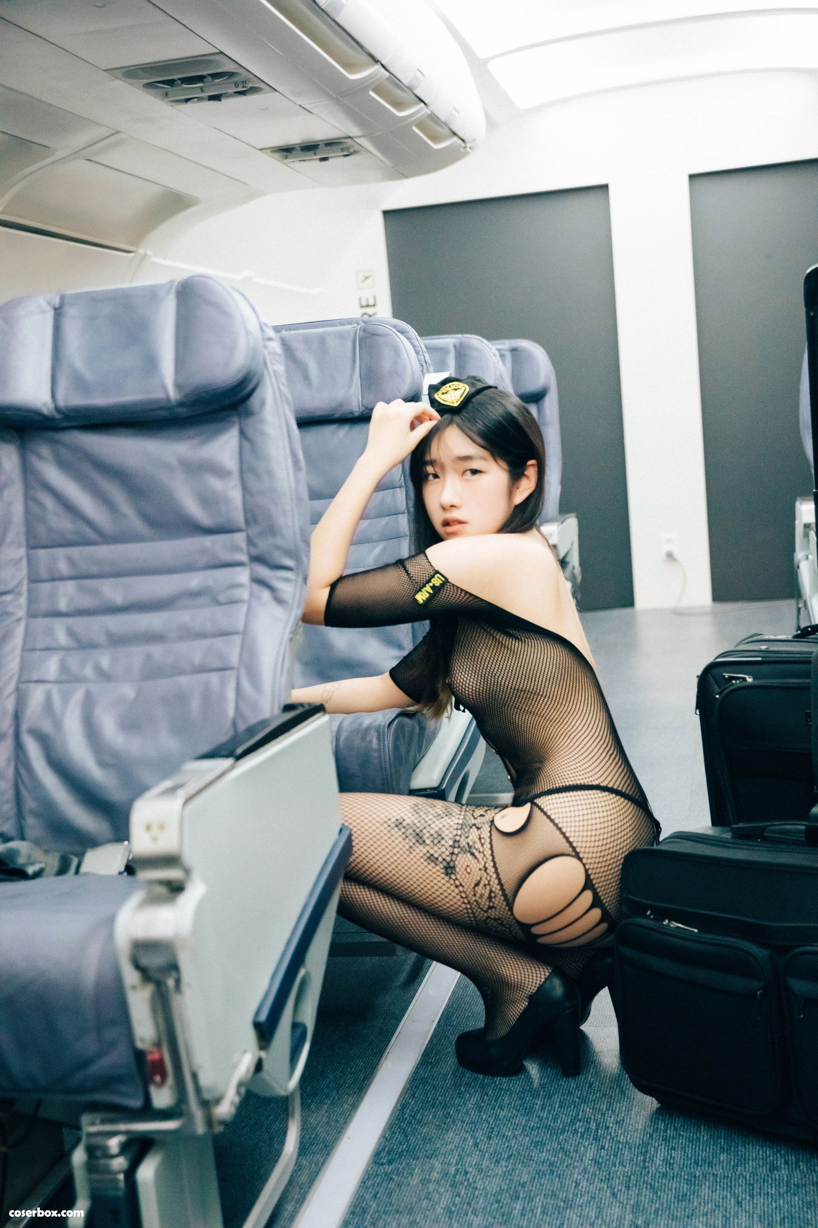 Loozy NO.119 Sonson (손손) Night Flight [132P 1.71GB] - 在线看可下载原图